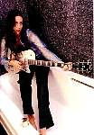alanis010.jpg