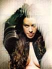 alanis026.jpg
